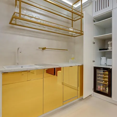 Jacuzzi Mirror Suite By Downtown Apartments Danzica Esterno foto