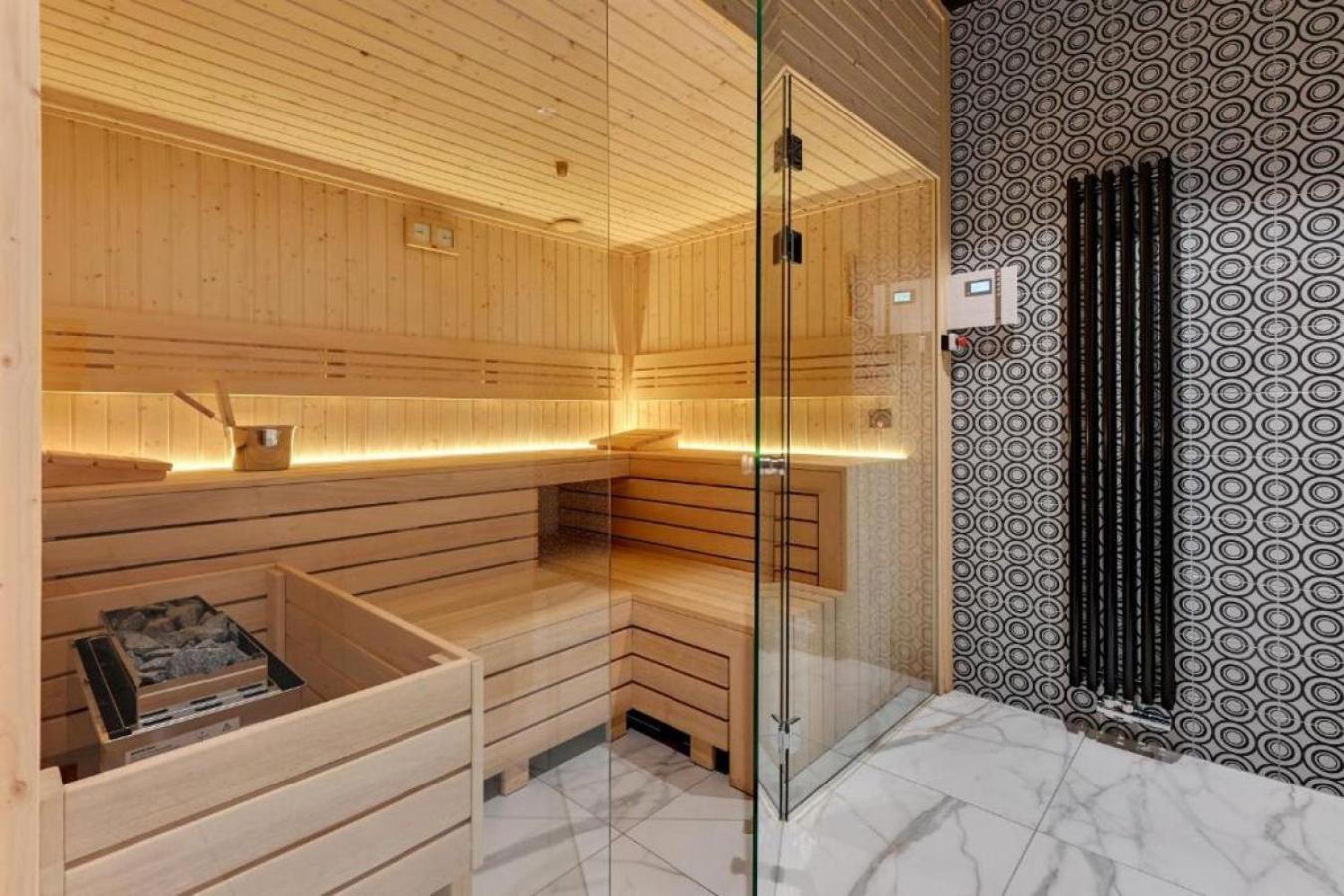 Appartamento Jacuzzi Mirror By Downtown Danzica